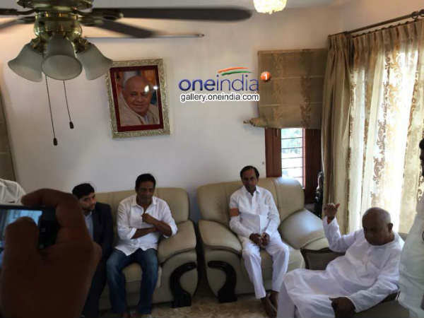 జెడిఎస్కు ఓటేయాలని తెలుగు ప్రజలకు కెసిఆర్ పిలుపు