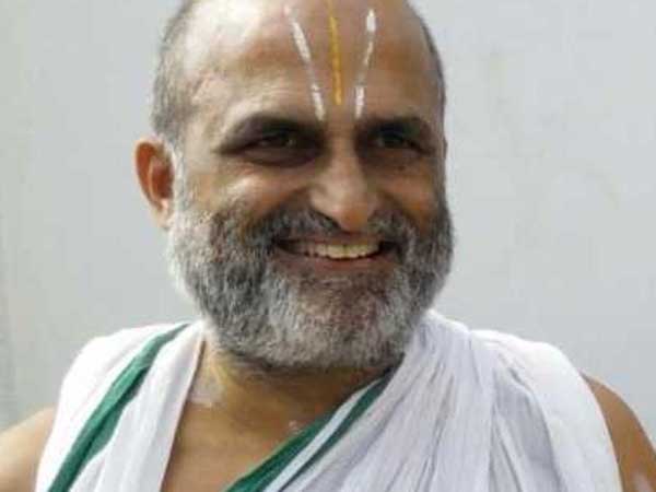 Hyderabad priest to carry Dalit devotee on shoulders into temple to preach equality Hyderabad priest to carry Dalit devotee on shoulders into temple to preach equality