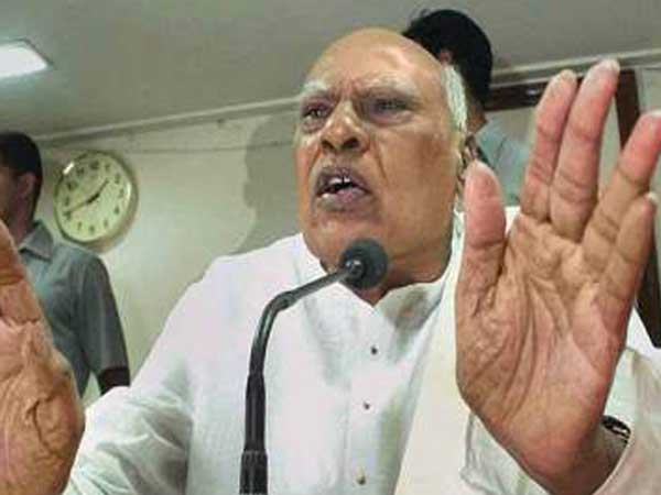Arya Vysya must come into politics:Ex CM Rosaiah Arya Vysya must come into politics:Ex CM Rosaiah
