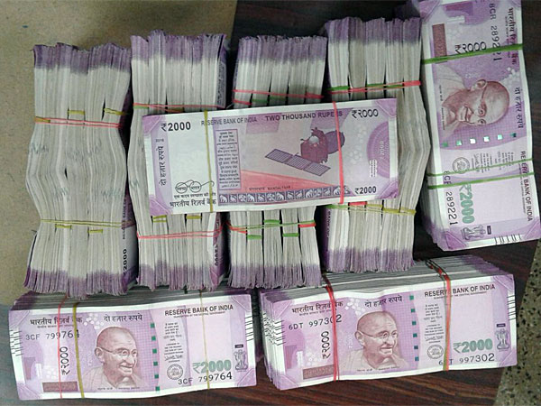 రూ. లక్ష లంచం