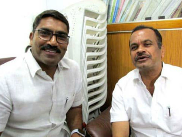 Congress leaders submits high court judgment copy to central election commission Congress leaders submits high court judgment copy to central election commission
