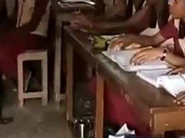 లంచం ఇవ్వలేని తండ్రి !