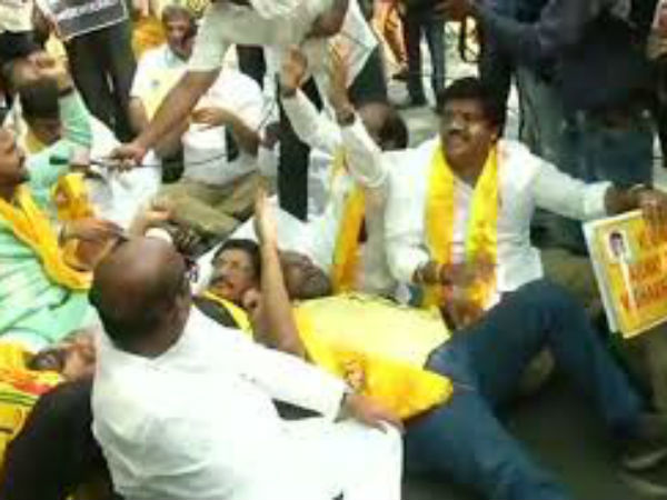 టిడిపిదే ధైర్యం...అంటున్న పార్టీ శ్రేణులు ...