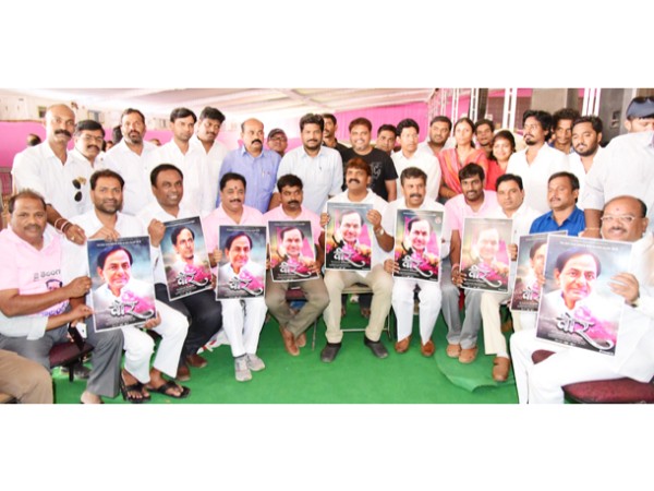వివిధ రంగుల్లో పాసులు