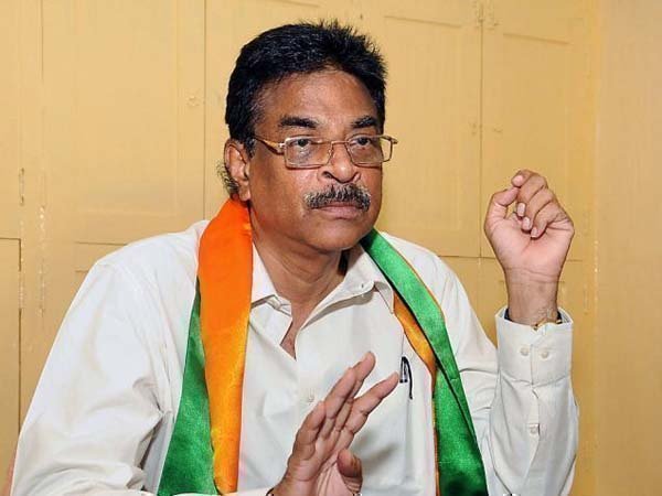 ఒంటరిగానే ఎదుగుతాం