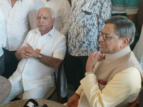 ఏడాది క్రితం
