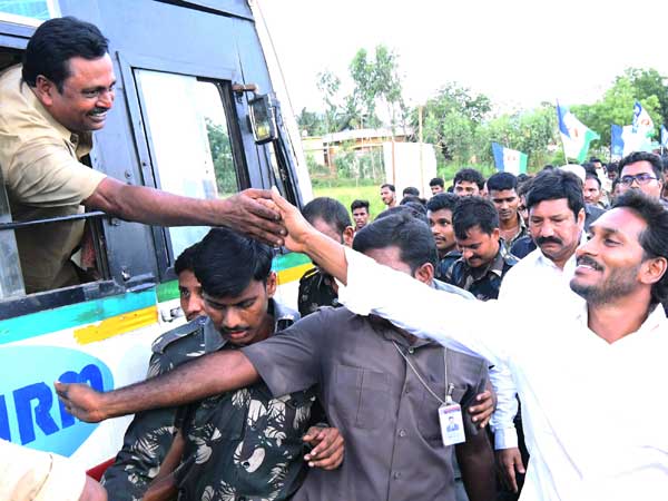 అప్పుడు కలిసి రాలేదు కానీ ఇప్పుడు దీక్షనా?