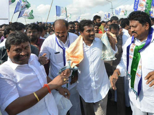 చిట్టినగర్ సెంటర్లో బహిరంగ సభ