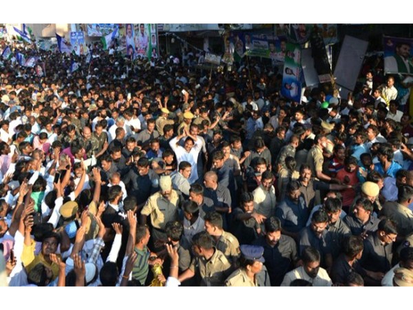 ఏ దేశానికెళితే అదే పాట