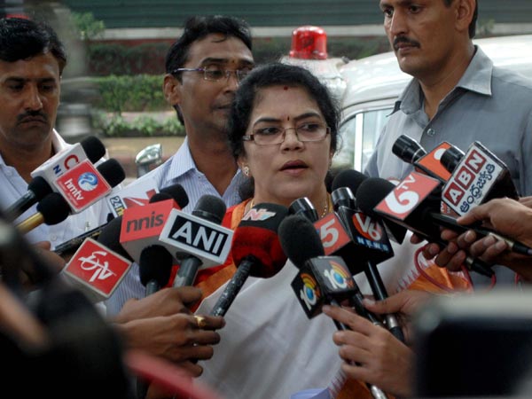 కబురు అందగానే...గ్రీన్ సిగ్నల్