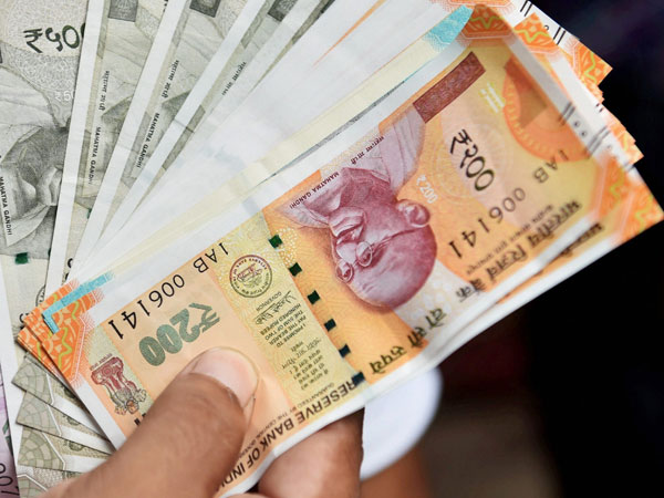 Rs2.17cr seized in a scorpio vehicle in karnataka Rs2.17cr seized in a scorpio vehicle in karnataka