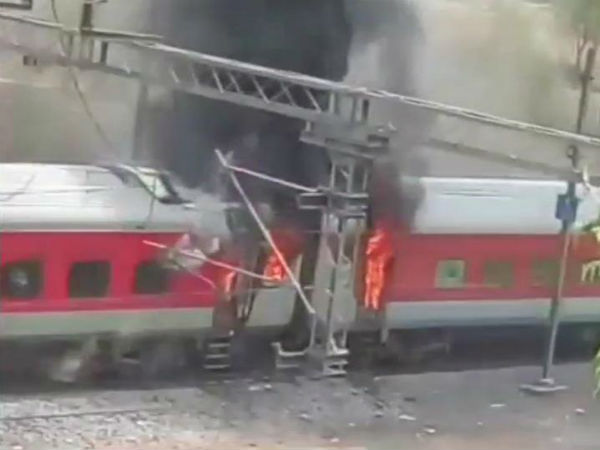 2 Coaches Of Andhra Pradesh Super Fast Express Catches Fire Near Gwalior 2 Coaches Of Andhra Pradesh Super Fast Express Catches Fire Near Gwalior