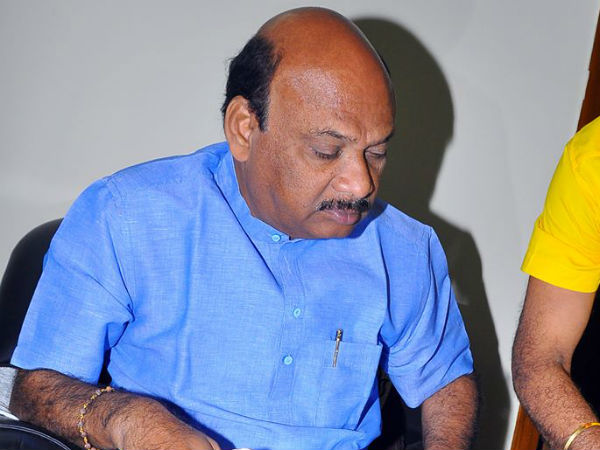 మంత్రి స్టోరీపై...నెటిజన్ల సెటైర్లు