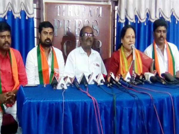 Police supporting to TDP:BJP Police supporting to TDP:BJP