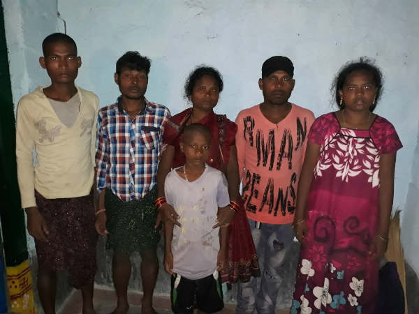 60 అడుగుల లోతుకు వెళ్లిన లాంచీ