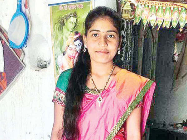 ఎవరీ యువతి?: