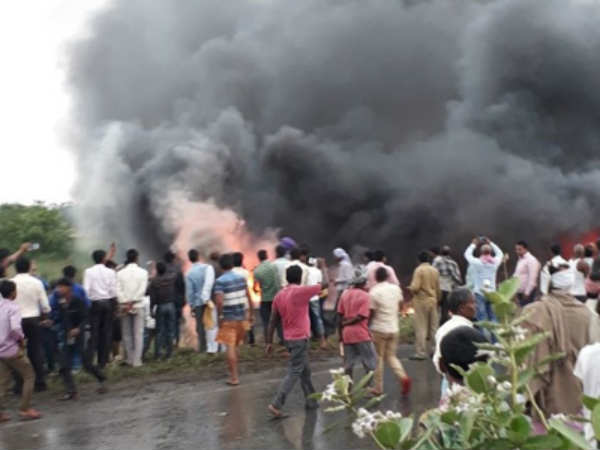 Bihar: 27 dead as bus catches fire in Motihari Bihar: 27 dead as bus catches fire in Motihari