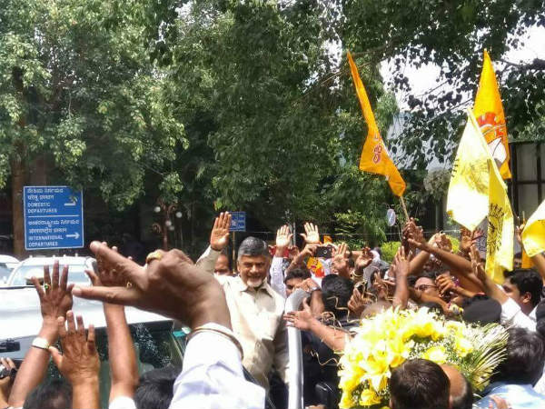 ముందు ముందు కలిసి సాగుతాం