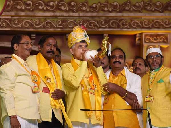 ఏపీలో మోడీపై 100 శాతం అసంతృప్తి ఉండాలి, కర్ణాటకలో వైసీపీ ప్రచారం