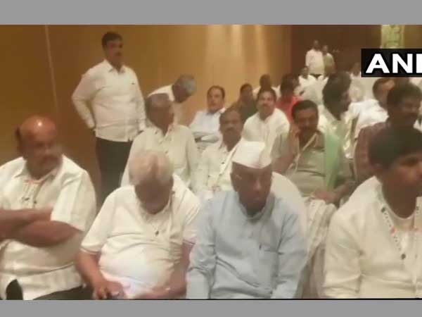 All eyes on 20 Lingayat MLAs of Congress-JD(S) ahead of crucialfloor test All eyes on 20 Lingayat MLAs of Congress-JD(S) ahead of crucialfloor test