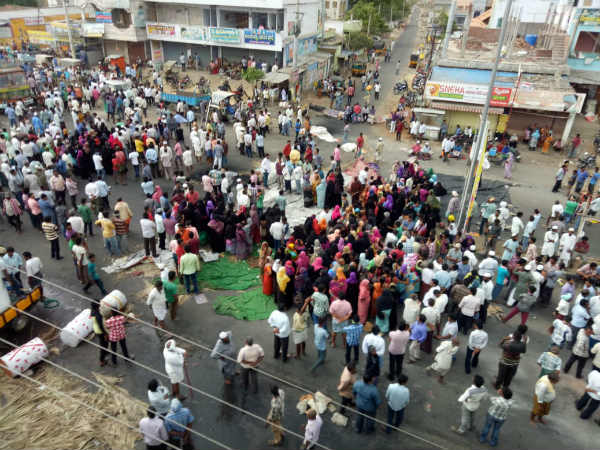 ఆసుపత్రిలో బాలికకు చికిత్స