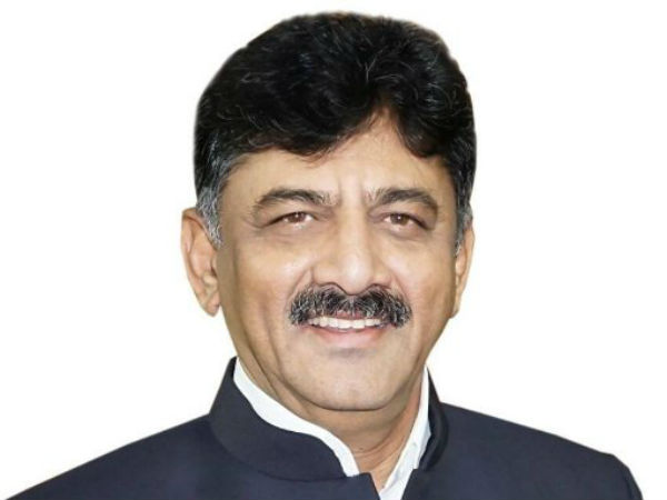 డీకే శివకుమార్ ఎంట్రీ