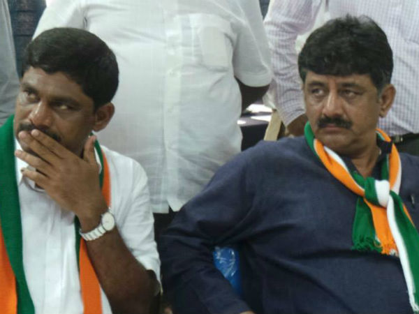 నలుగురు ఎమ్మెల్యేలు చాలు