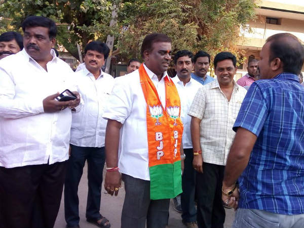 చక్రం తిప్పారు