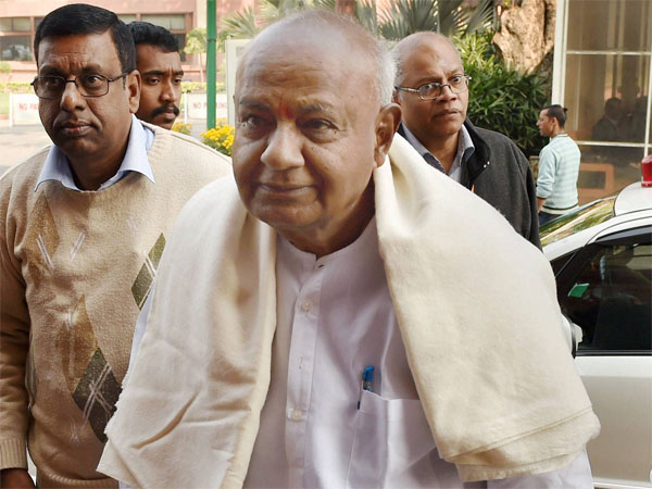 నరేంద్ర మోడీ వర్సెస్ కాంగ్రెస్