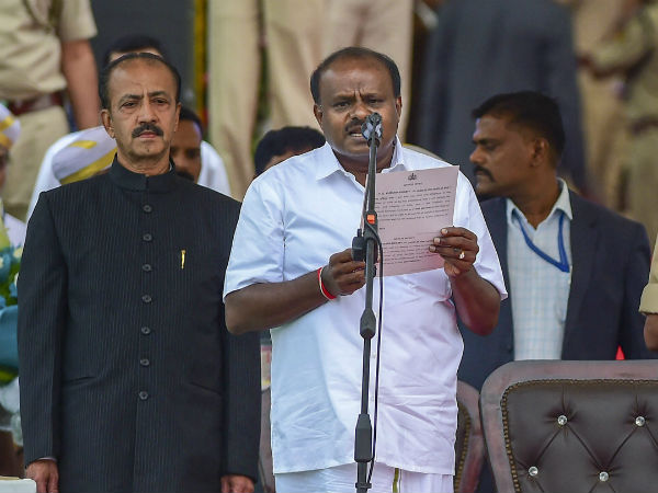సినిమా రంగం నుండి సీఎంగా ఈ ఇంట్లోనే