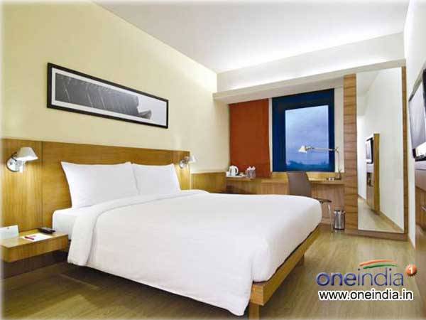 Andheri hotel denies an unmarried couple room Andheri hotel denies an unmarried couple room