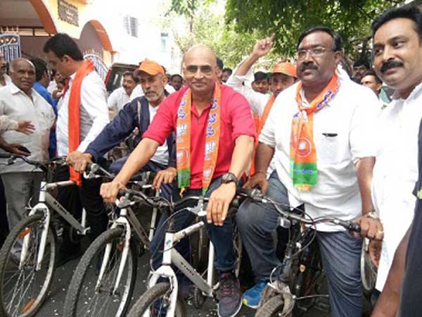 బీజేపీకి ప్రచారంపై ఇంద్ర సోదరి కవిత స్పందిస్తూ..