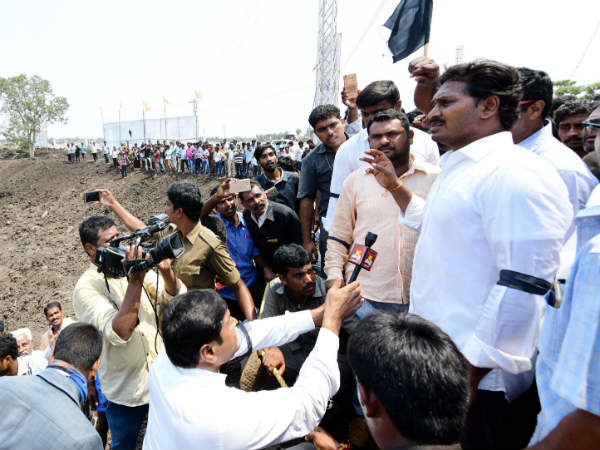 నిమ్మగడ్డలోకి జగన్ అడుగు పెట్టారు ఇలా!