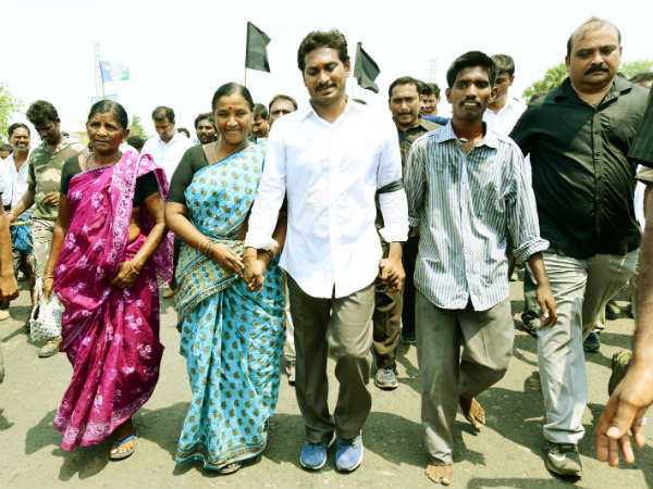 లోకేష్ దత్తత తీసుకున్న గ్రామంలోనే ఇంత అవినీతి