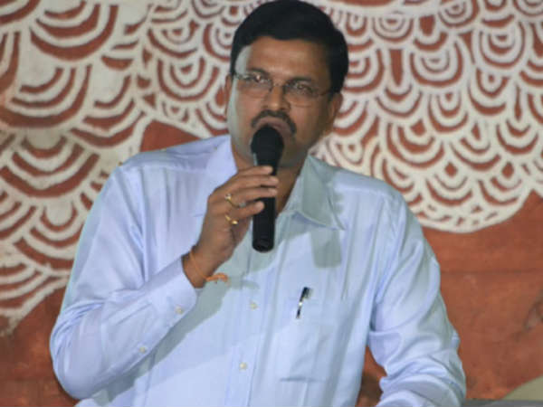 Former JD Laxminarayana condemns BJP CM race Former JD Laxminarayana condemns BJP CM race