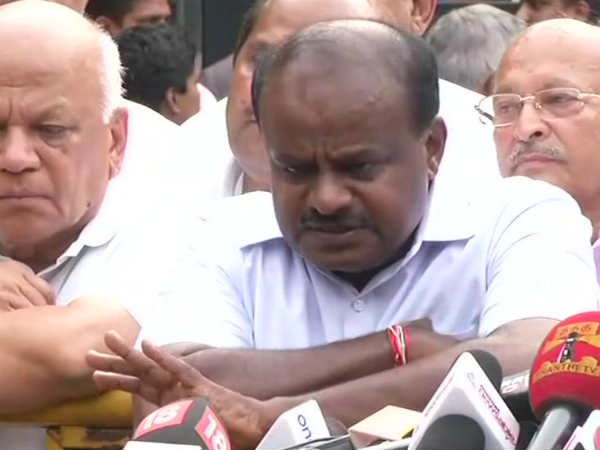 We have submitted the necessary documents to Governor of Karnataka: kumaraswamy We have submitted the necessary documents to Governor of Karnataka: kumaraswamy