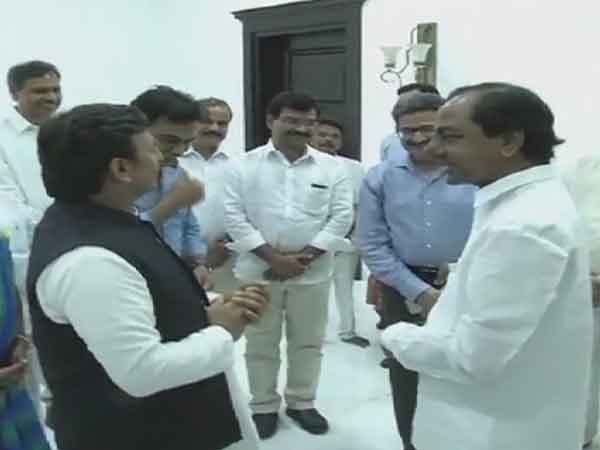 రాజకీయ కోణంలో చూడొద్దు, పొలిటికల్ గేమ్ కాదు