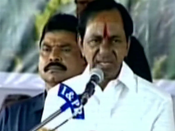 కాంగ్రెసోళ్ల నోళ్లు ఇప్పుడు లేస్తున్నాయా?