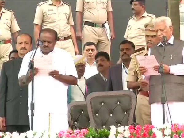 Karnataka LIVE: Rain plays spoilsport, people run for shelter around Vidhan Soudha Karnataka LIVE: Rain plays spoilsport, people run for shelter around Vidhan Soudha