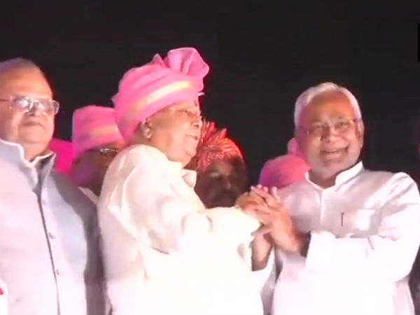దాదాపు అరగంట పాటు పెళ్లి వద్దే నితీష్