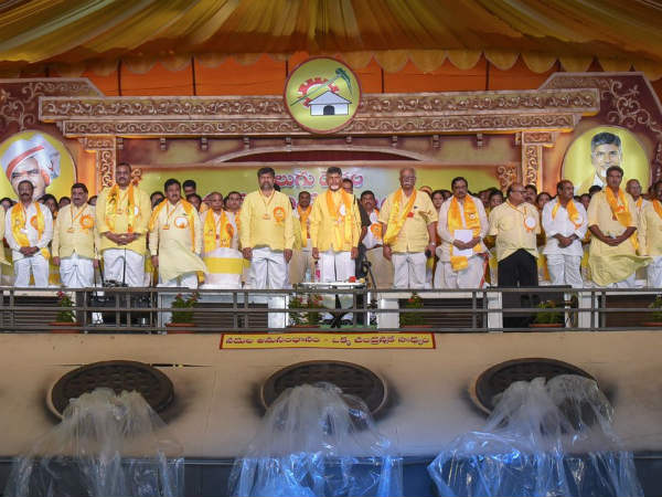 మోదీ పథకాల వల్ల ఒరిగిందేమిటి.. నిర్వీర్యమైన బాంకింగ్ రంగం...