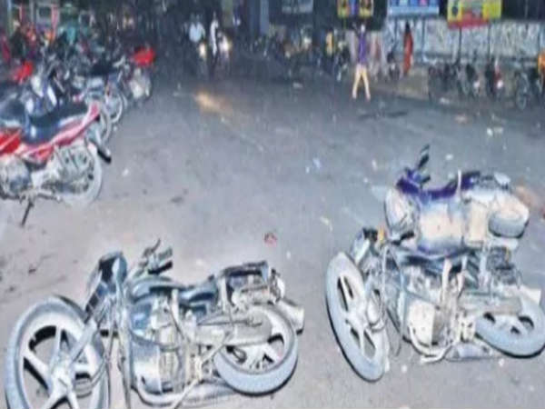 భారీగా ట్రాఫిక్ జామ్...సంఘవిద్రోహ శక్తుల పనా?