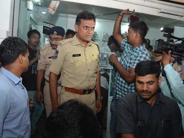 ముందు నుంచీ నేరస్వభావమే
