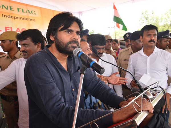 సూరత్ నుంచి వచ్చిన మన్నికైన బట్ట
