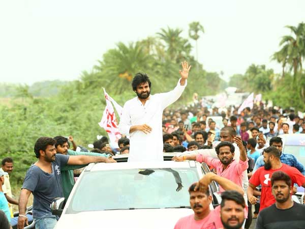 మీరేం చేస్తున్నారు, వైసీపీపై ఇలా