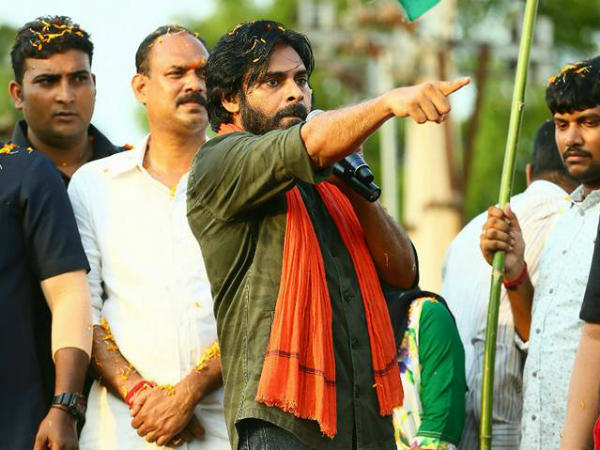 అభిమానులను నియంత్రించిన పోలీసులు