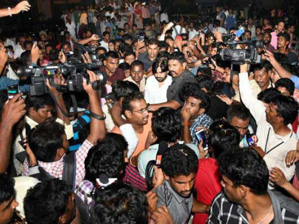 అభిమానులకు నో చెప్పిన పవన్ కళ్యాణ్