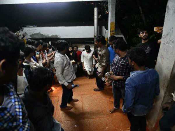 మీరు అడగవద్దు, నేను చెప్పవద్దు