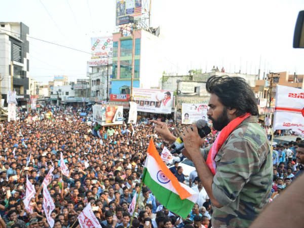 మహానాడులో మంచినీళ్లలా డబ్బు..