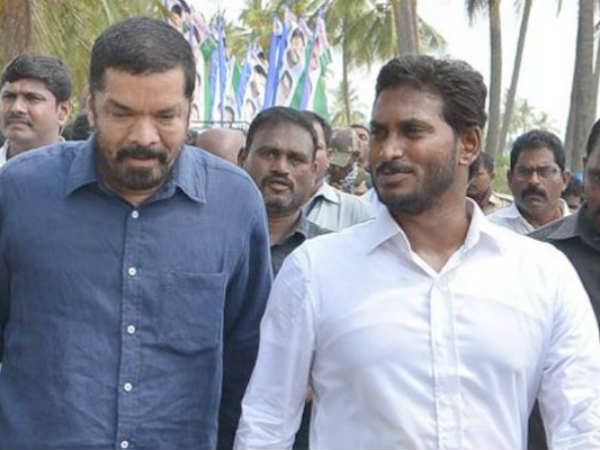జగన్ పాదయాత్ర అసాధారణం